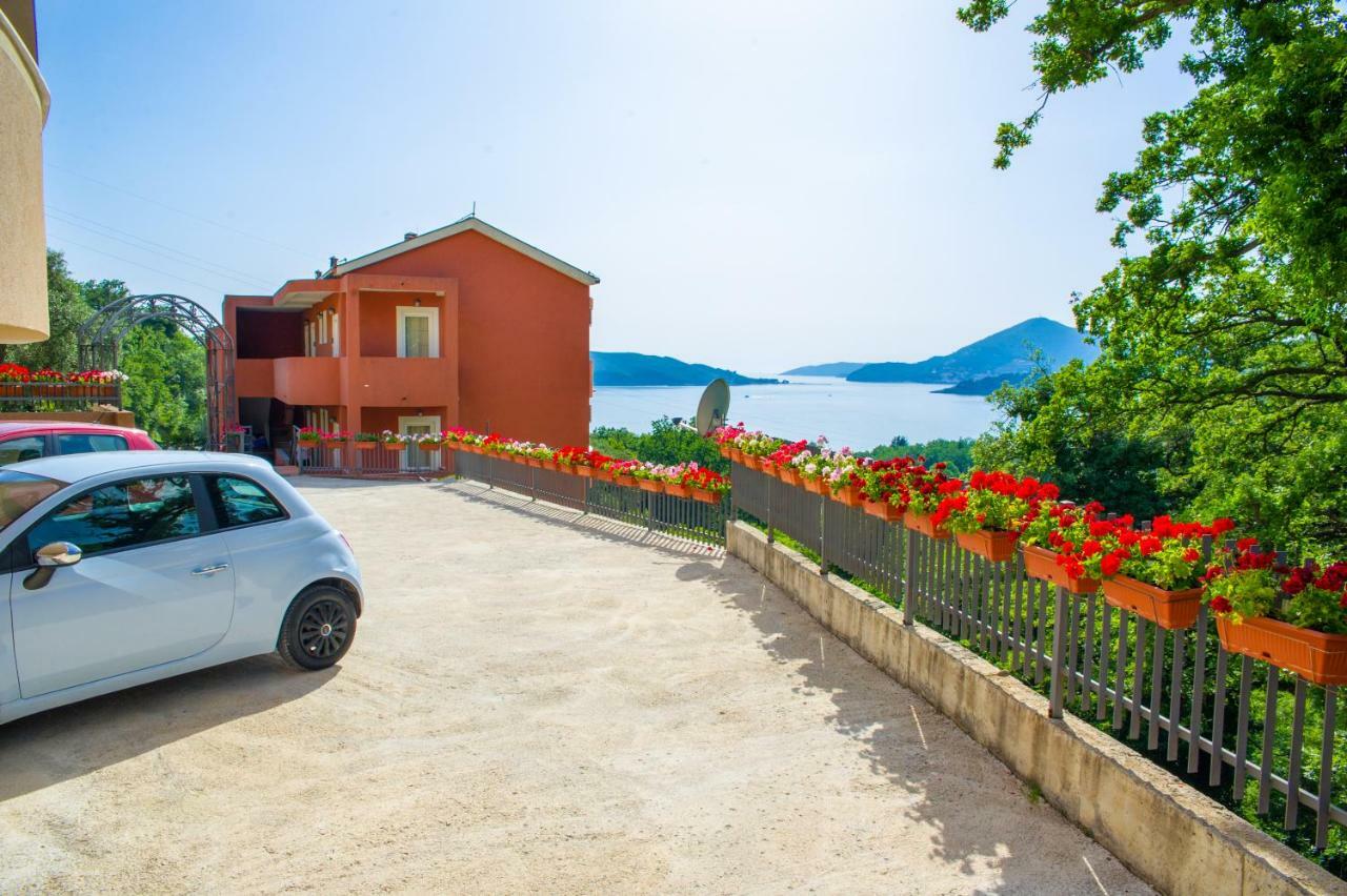 Alessandra Apartments Sveti Stefan Bagian luar foto