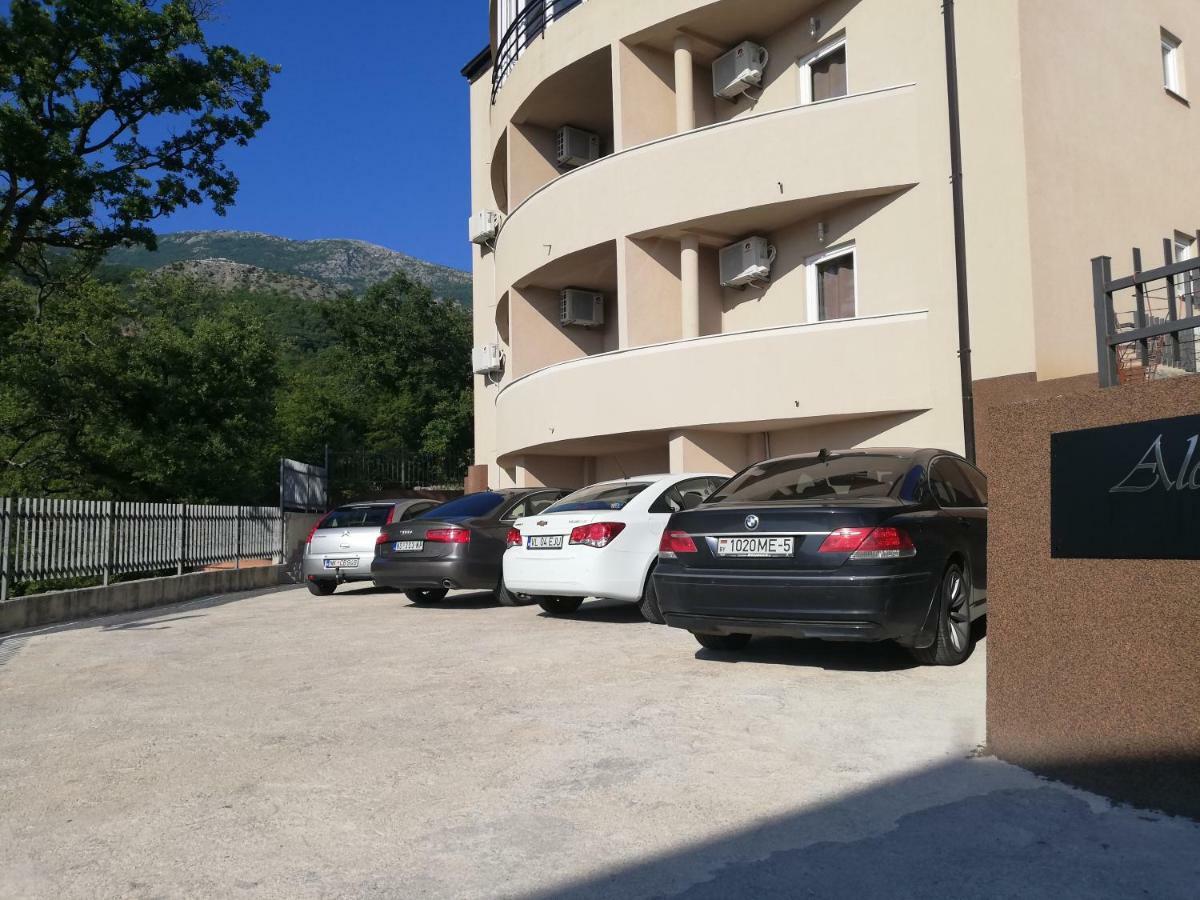 Alessandra Apartments Sveti Stefan Bagian luar foto